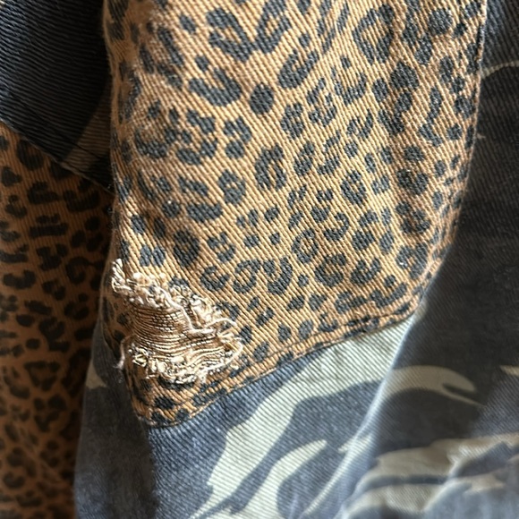 Light denim button up shirt - Picture 3 of 10